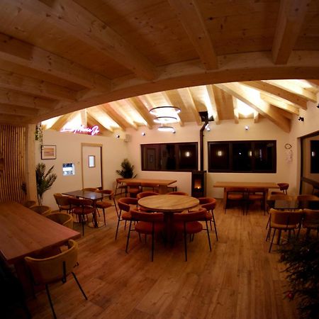 1861 Chatel Hostel Exteriér fotografie