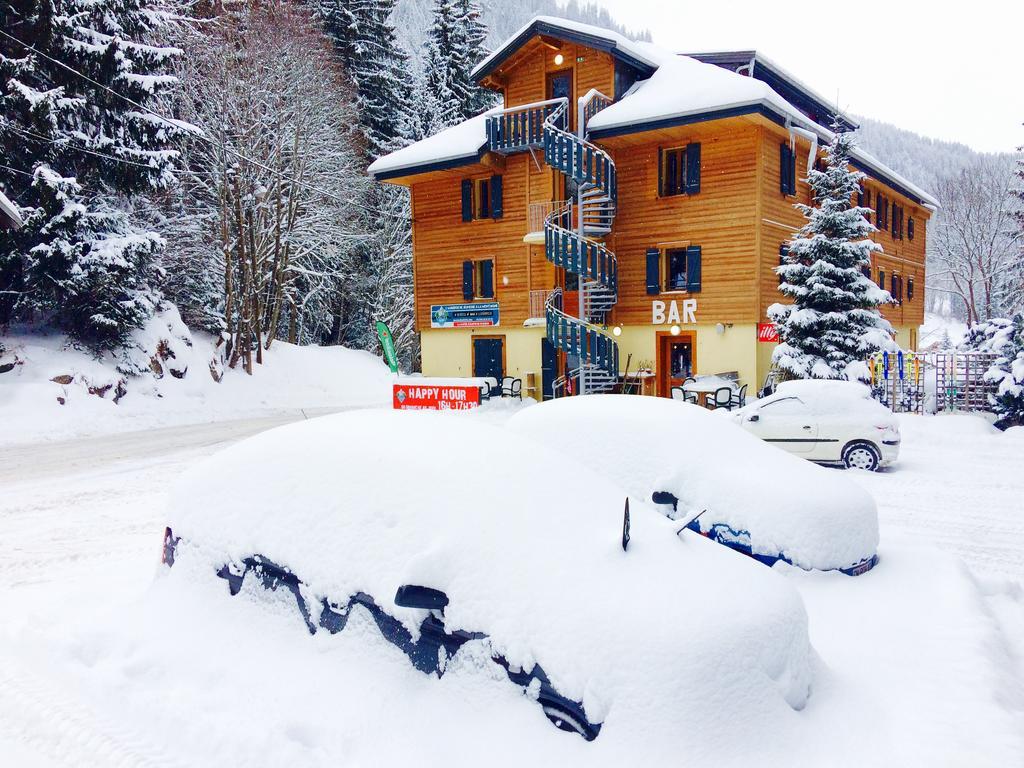 1861 Chatel Hostel Exteriér fotografie