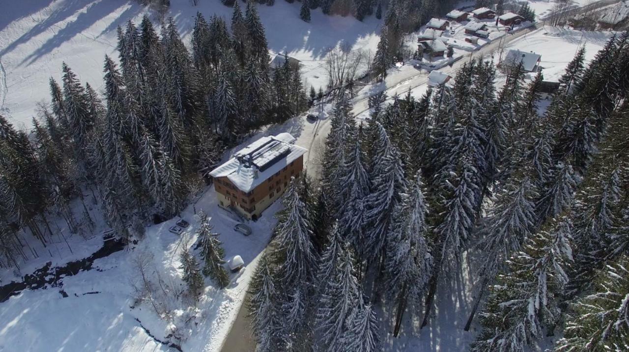 1861 Chatel Hostel Exteriér fotografie